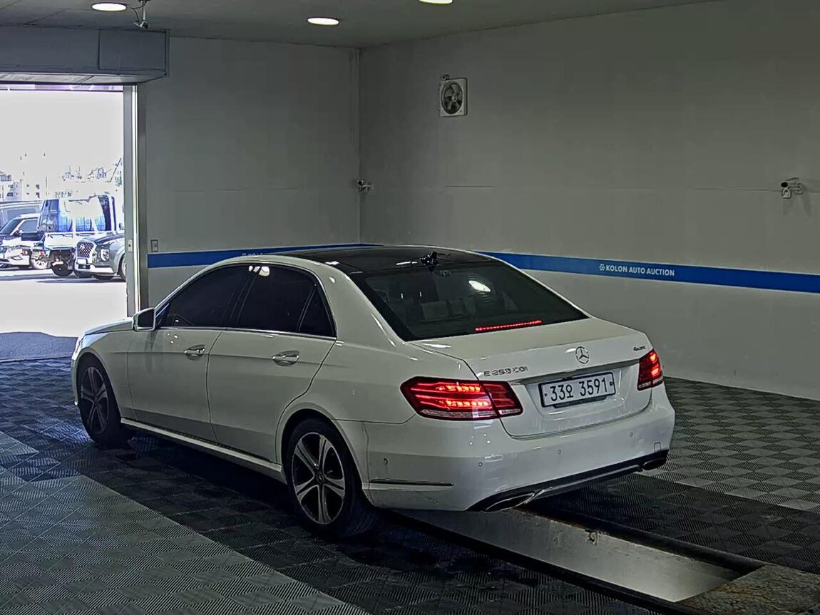 MERCEDES-BENZ E-CLASS (4TH GEN) E250 CDI 4MATIC 2014 - zdjęcie 6