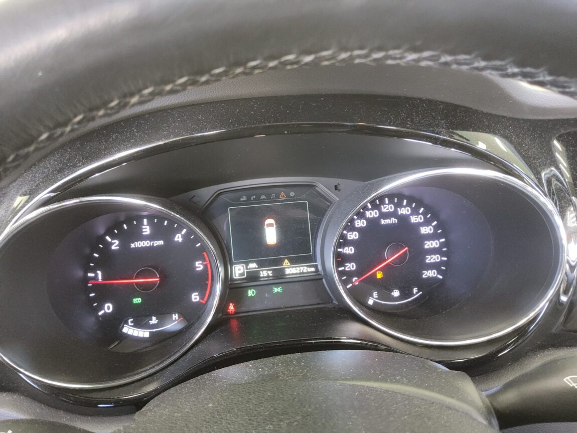 KIA ALL NEW CARNIVAL 9-SEATER DIESEL NOBLESSE 2015 - zdjęcie 9