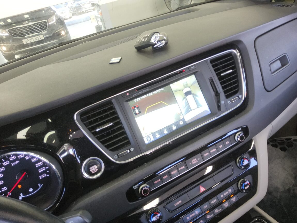 KIA ALL NEW CARNIVAL 9-SEATER DIESEL NOBLESSE 2015 - zdjęcie 17