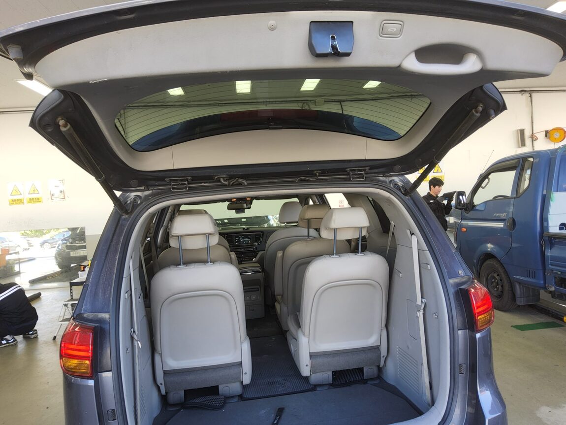 KIA ALL NEW CARNIVAL 9-SEATER DIESEL NOBLESSE 2015 - zdjęcie 15