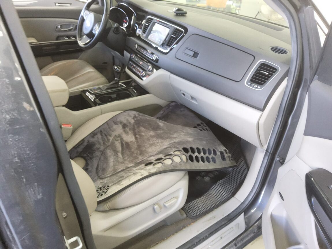 KIA ALL NEW CARNIVAL 9-SEATER DIESEL NOBLESSE 2015 - zdjęcie 14
