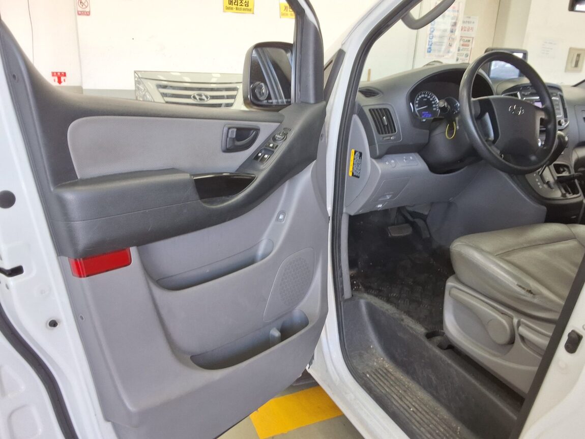 HYUNDAI GRAND STAREX 3-SEATER DIESEL VAN SMART 2017 - zdjęcie 10