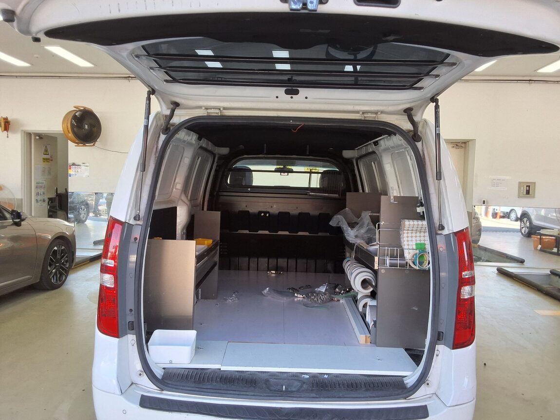 HYUNDAI GRAND STAREX 3-SEATER DIESEL VAN SMART 2017 - zdjęcie 15