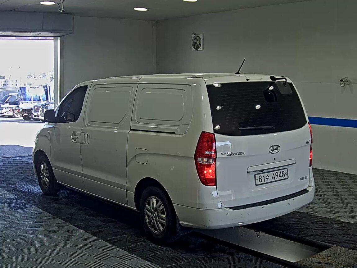 HYUNDAI GRAND STAREX 3-SEATER DIESEL VAN SMART 2017 - zdjęcie 6