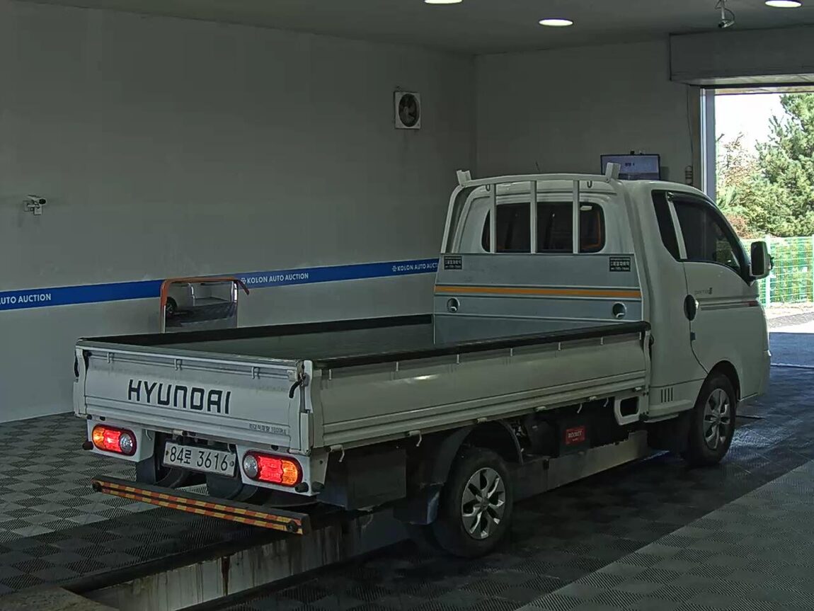 HYUNDAI PORTER II CRDi SUPER CAB EXTRA LONG WHEELBASE PREMIUM 2021 - zdjęcie 5