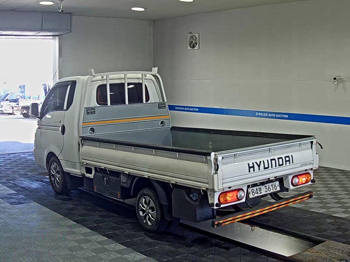 HYUNDAI PORTER II CRDi SUPER CAB EXTRA LONG WHEELBASE PREMIUM 2021 - zdjęcie 6