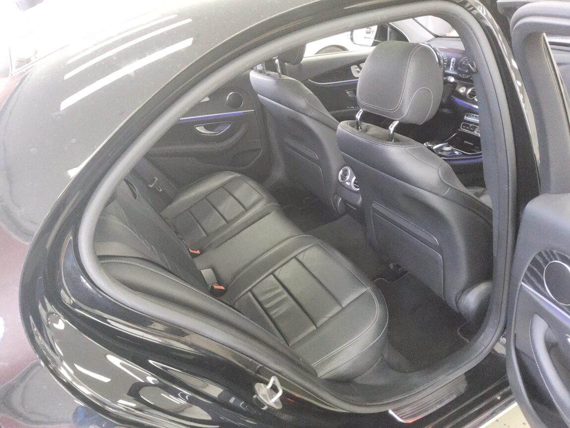 MERCEDES-BENZ E-CLASS (5TH GEN) E300 4MATIC AVANTGARDE 2017 - zdjęcie 13