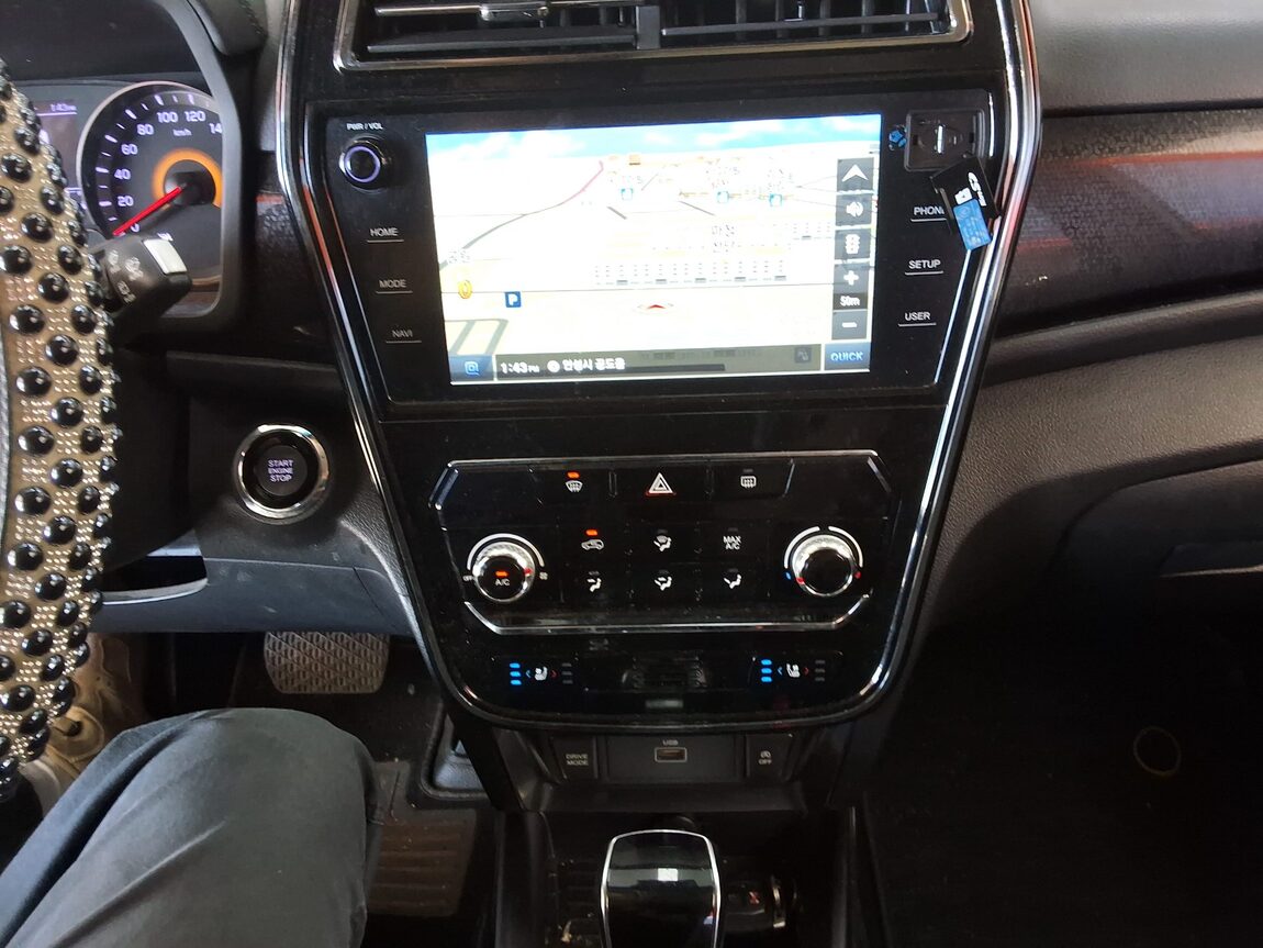 KG MOBILITY (SSANGYONG) VERY NEW TIVOLI 1.5 GASOLINE 2WD V5 2020 - zdjęcie 24
