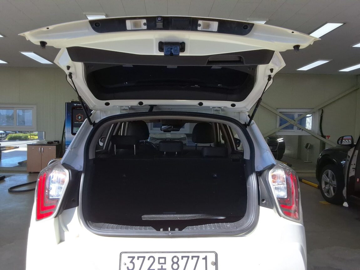 KG MOBILITY (SSANGYONG) VERY NEW TIVOLI 1.5 GASOLINE 2WD V5 2020 - zdjęcie 16