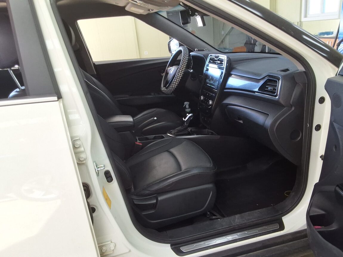 KG MOBILITY (SSANGYONG) VERY NEW TIVOLI 1.5 GASOLINE 2WD V5 2020 - zdjęcie 15