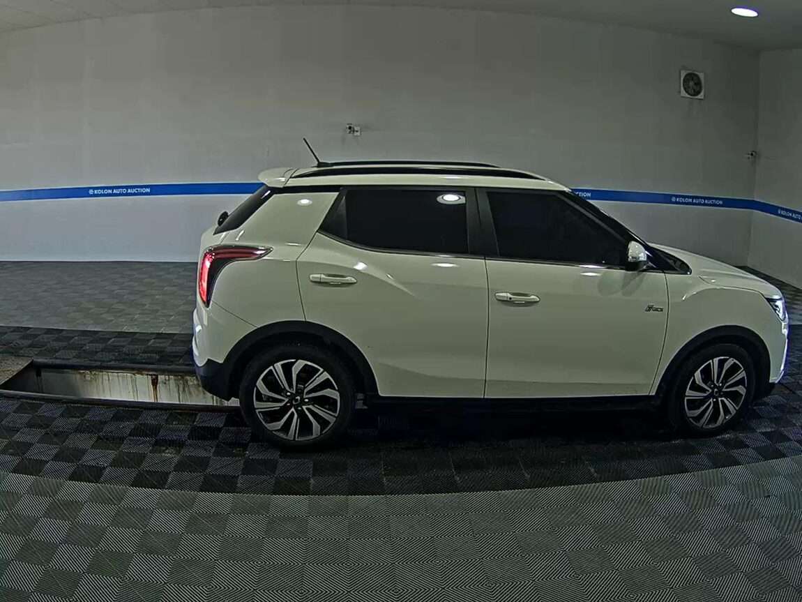 KG MOBILITY (SSANGYONG) VERY NEW TIVOLI 1.5 GASOLINE 2WD V5 2020 - zdjęcie 4
