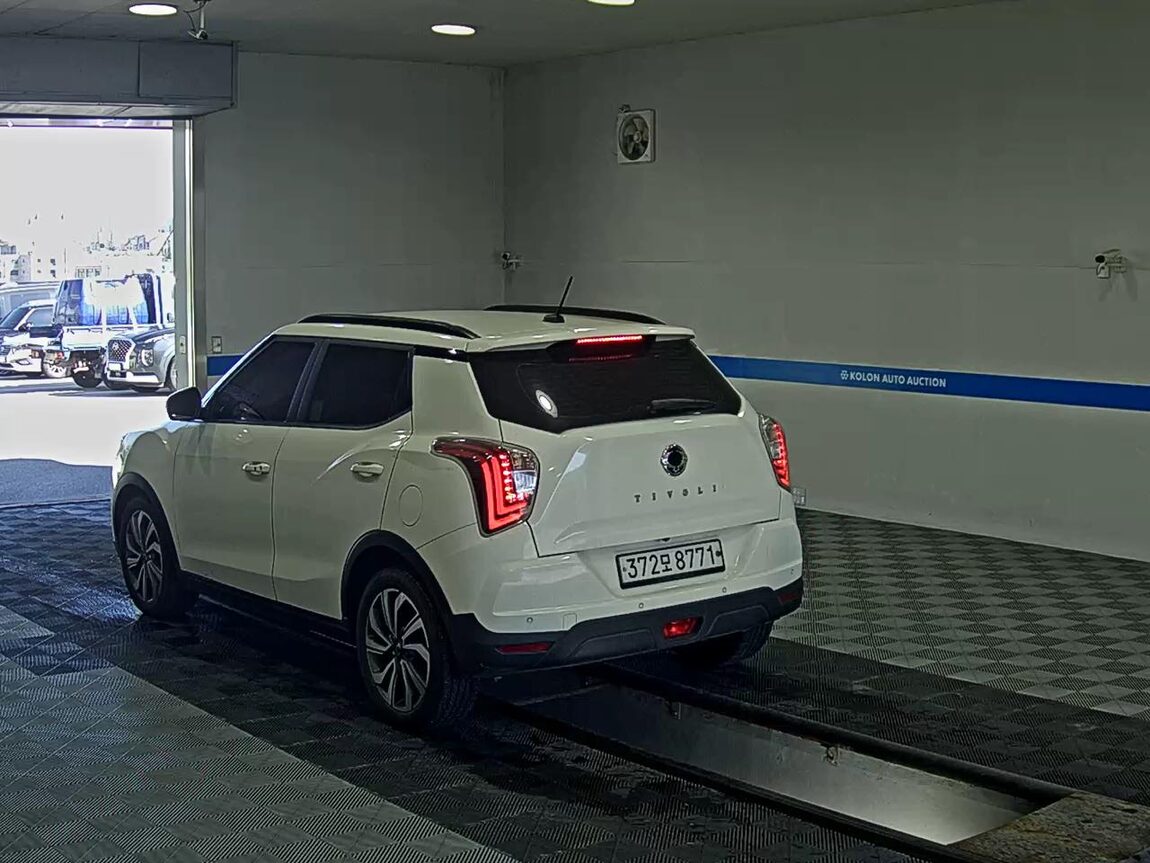 KG MOBILITY (SSANGYONG) VERY NEW TIVOLI 1.5 GASOLINE 2WD V5 2020 - zdjęcie 6