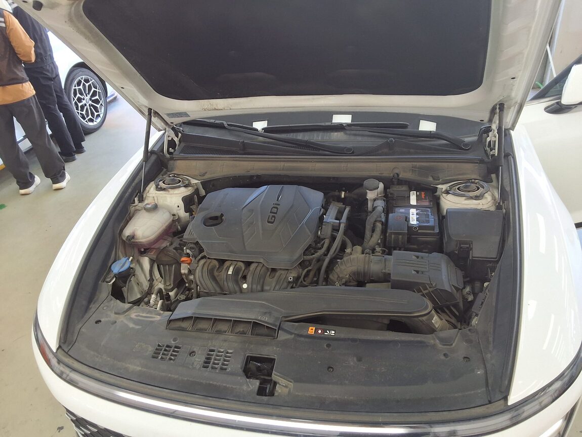 HYUNDAI THE ALL NEW GRANDEUR GASOLINE 2.5 EXCLUSIVE 2023 - zdjęcie 18