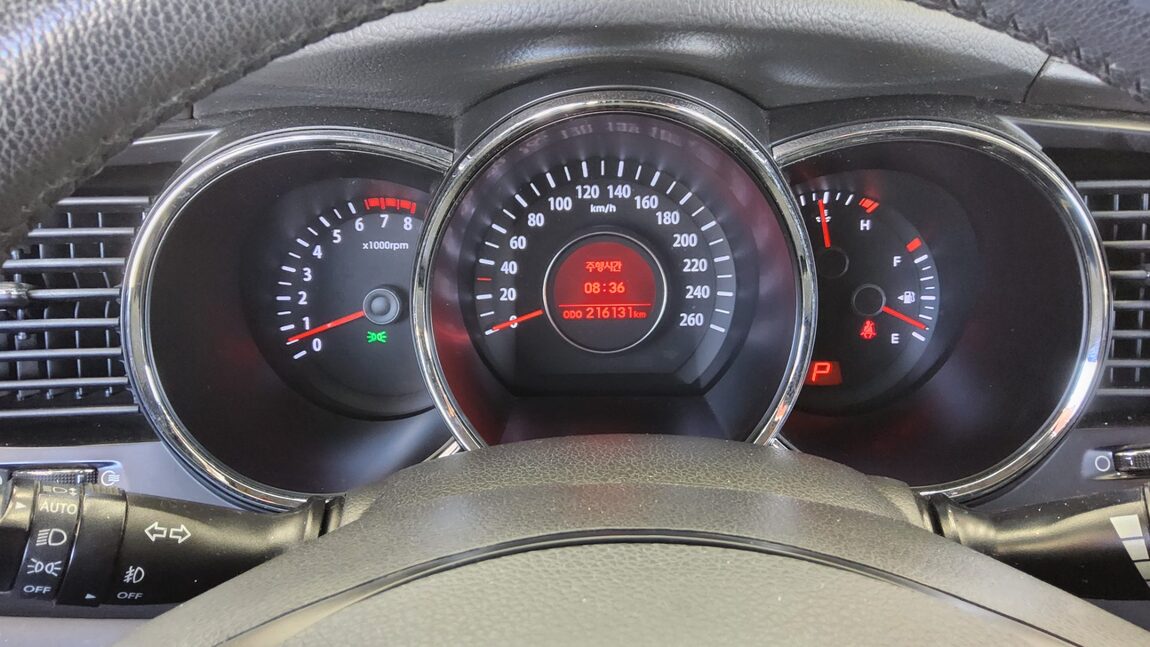 KIA K5 LPI RENTAL CAR LUXURY 2012 - zdjęcie 9