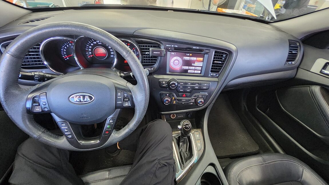 KIA K5 LPI RENTAL CAR LUXURY 2012 - zdjęcie 11