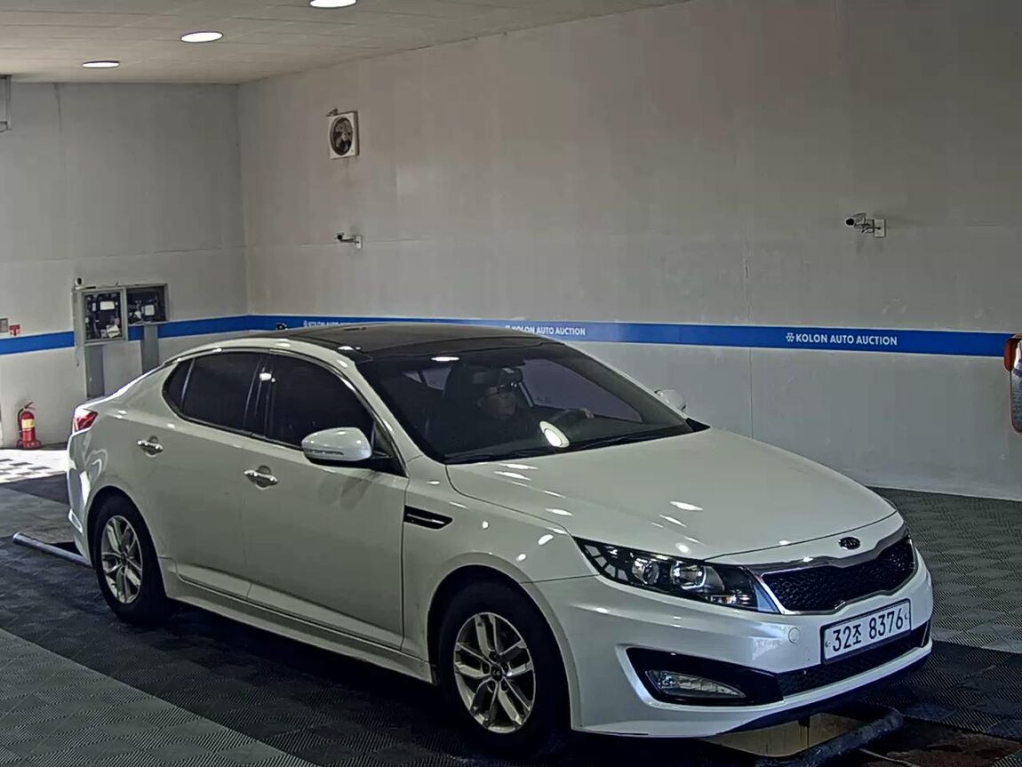 KIA K5 LPI RENTAL CAR LUXURY 2012 - zdjęcie 3