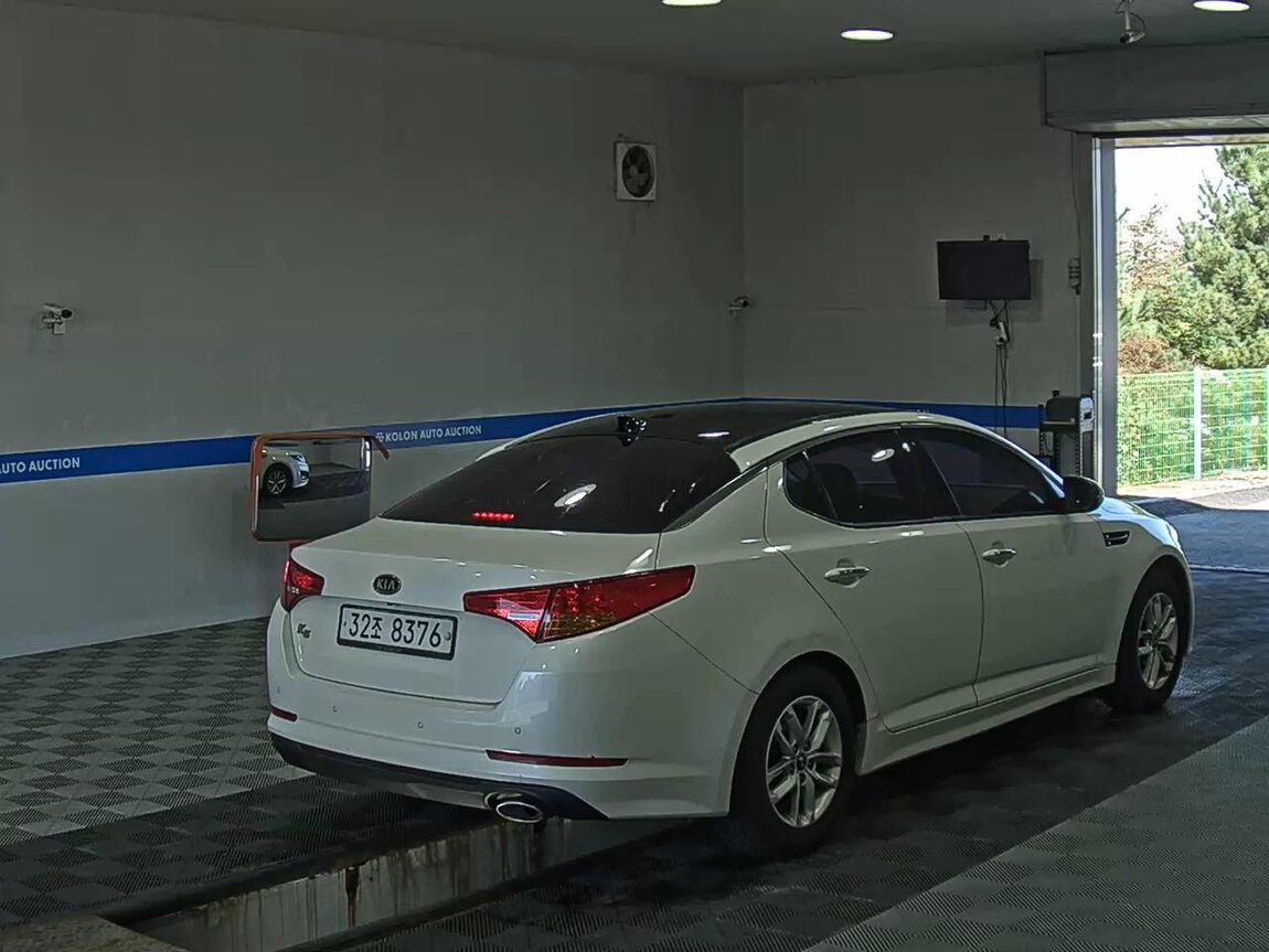 KIA K5 LPI RENTAL CAR LUXURY 2012 - zdjęcie 5