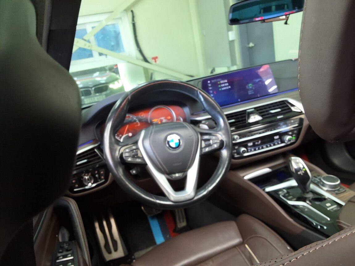 BMW 5 SERIES (7TH GEN) 520d M SPORT PACK PLUS 2017 - zdjęcie 12