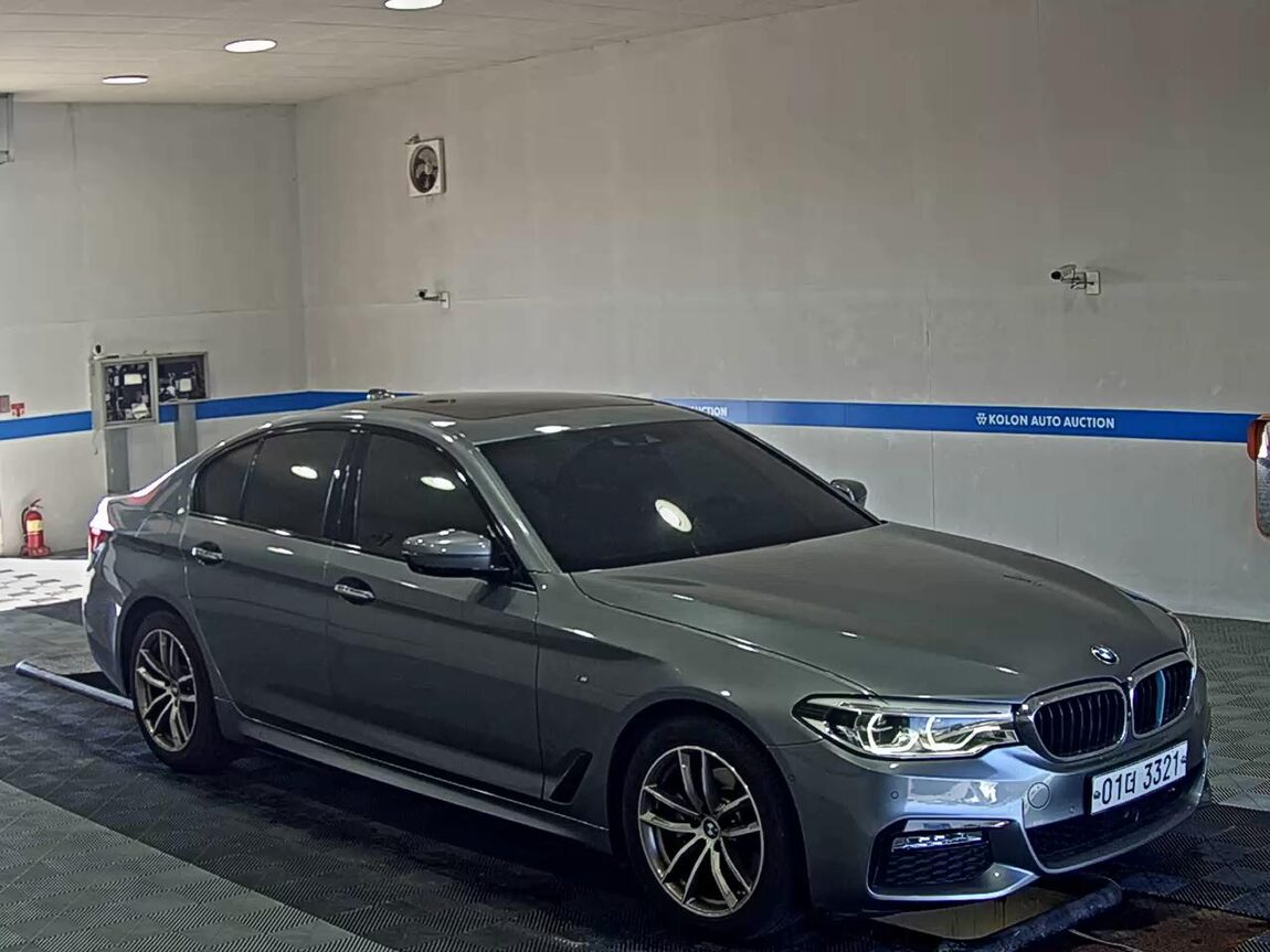 BMW 5 SERIES (7TH GEN) 520d M SPORT PACK PLUS 2017 - zdjęcie 3
