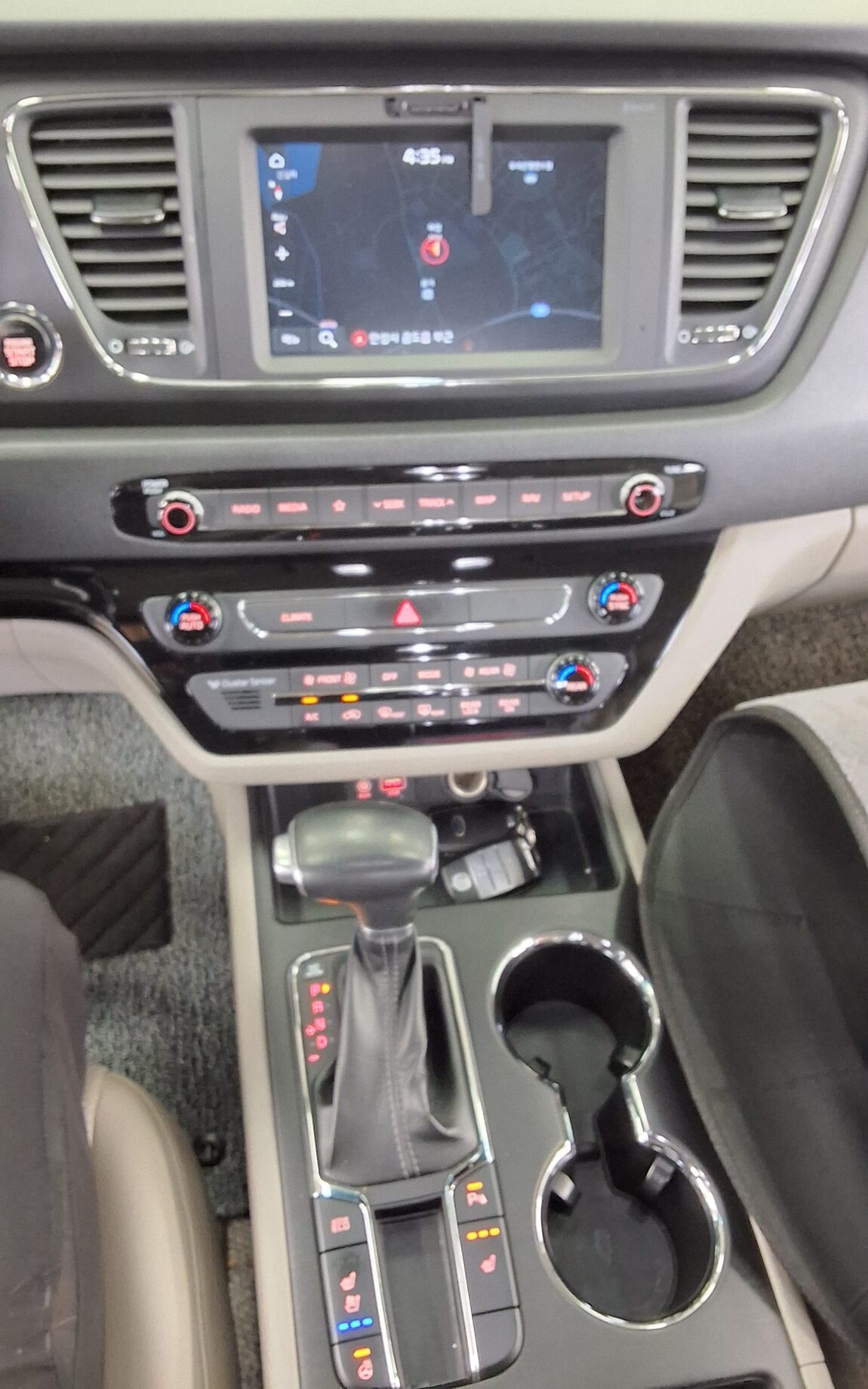 KIA THE NEW CARNIVAL 9-SEATER DIESEL LUXURY 2019 - zdjęcie 18