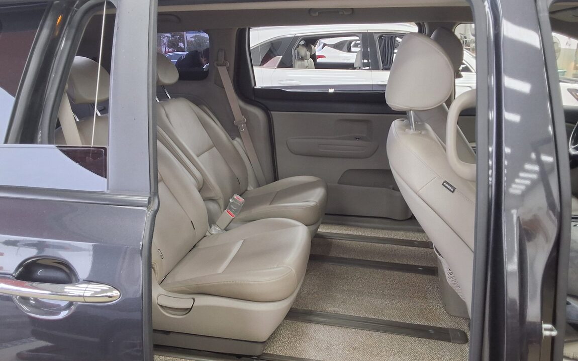 KIA THE NEW CARNIVAL 9-SEATER DIESEL LUXURY 2019 - zdjęcie 13
