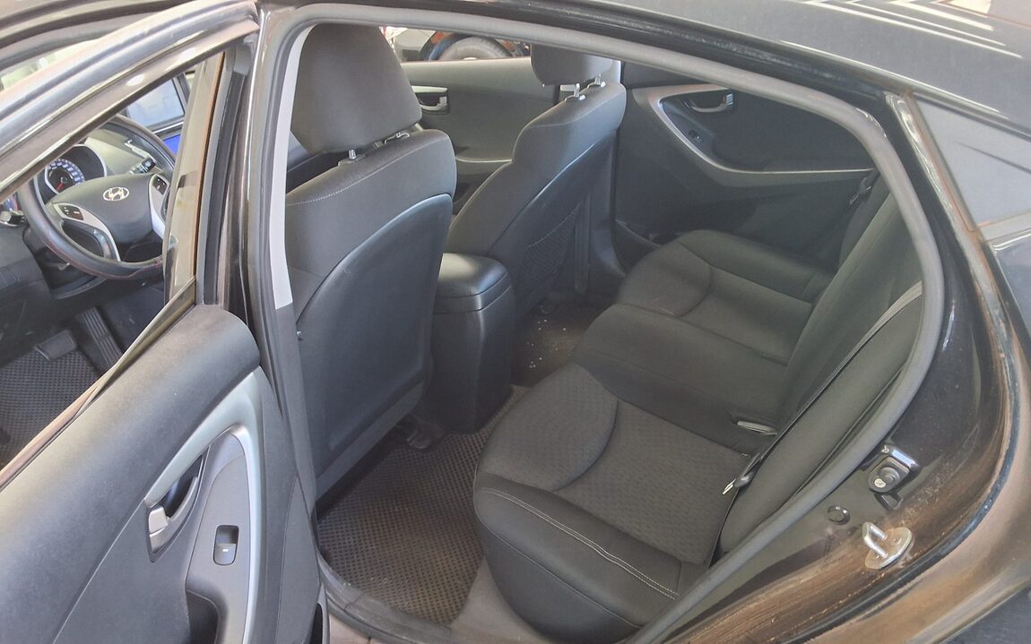 HYUNDAI AVANTE MD M16 GDi LUXURY 2011 - zdjęcie 12