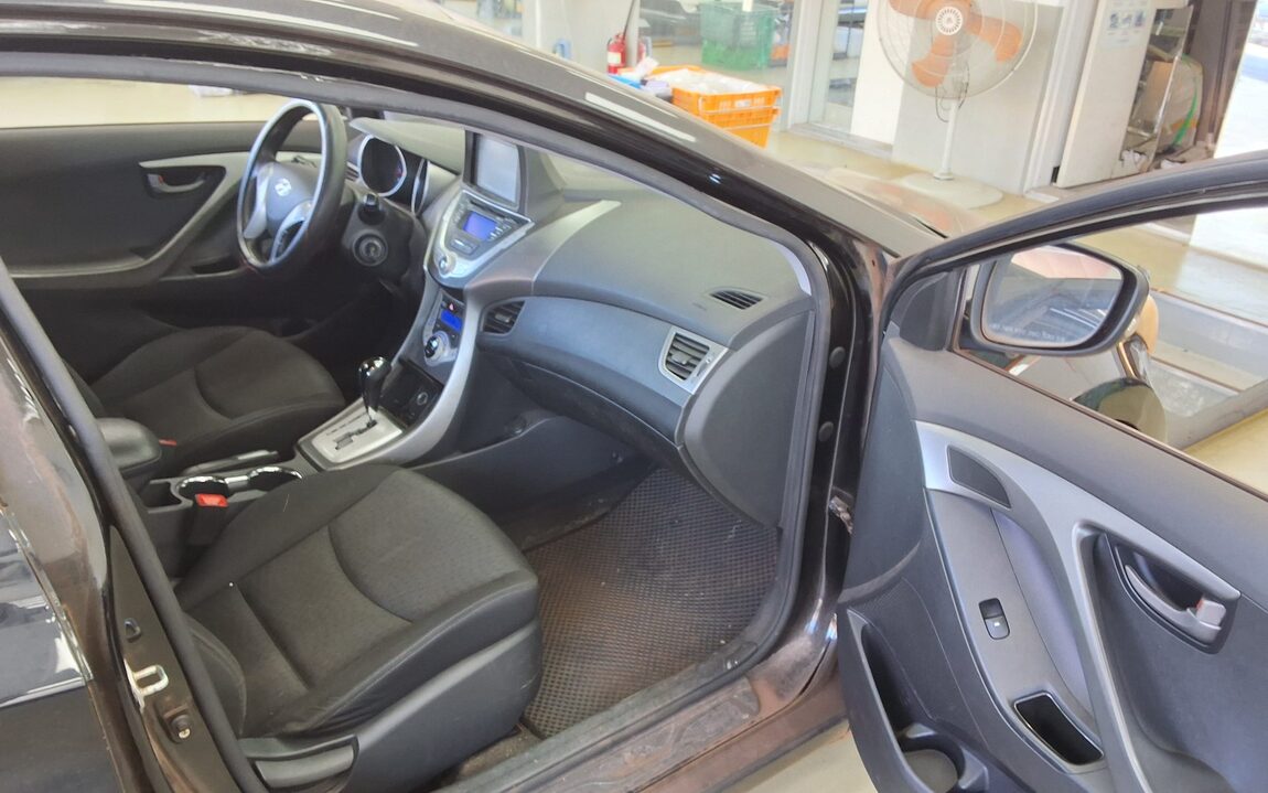 HYUNDAI AVANTE MD M16 GDi LUXURY 2011 - zdjęcie 14