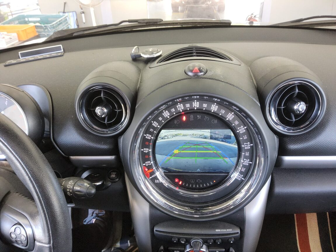 MINI COUNTRYMAN 2.0 D ALL4 2015 - zdjęcie 17
