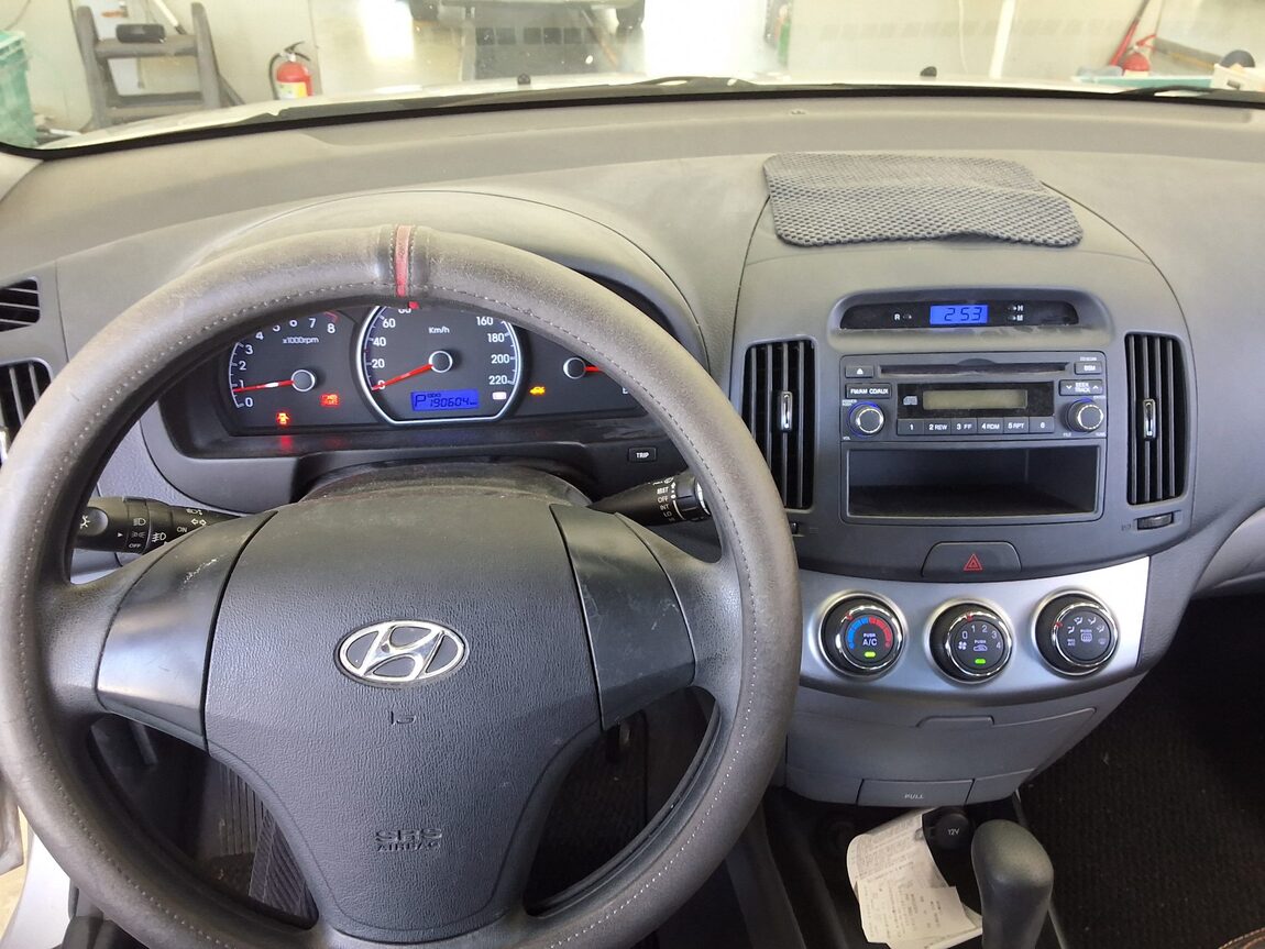 HYUNDAI AVANTE HD 1.6 VVT E16 DELUXE 2010 - zdjęcie 17