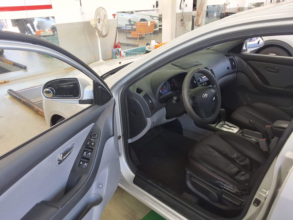 HYUNDAI AVANTE HD 1.6 VVT E16 DELUXE 2010 - zdjęcie 10