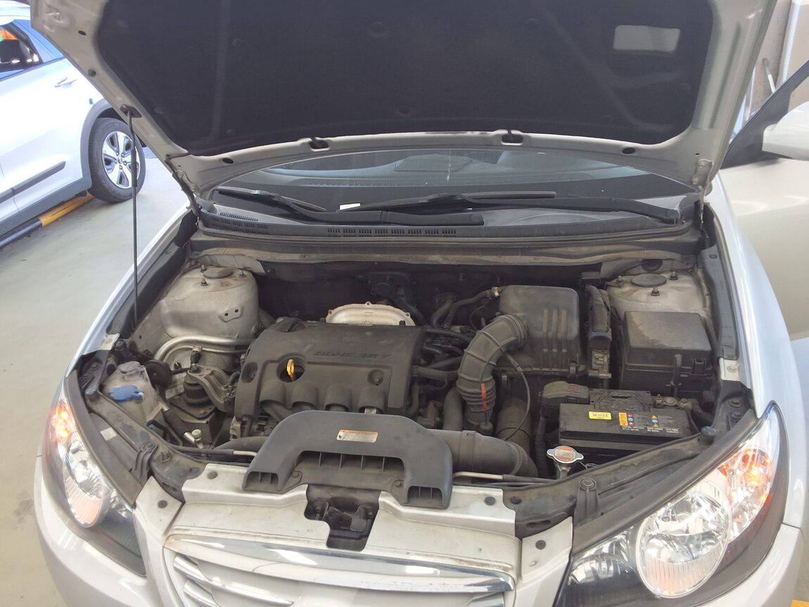 HYUNDAI AVANTE HD 1.6 VVT E16 DELUXE 2010 - zdjęcie 19