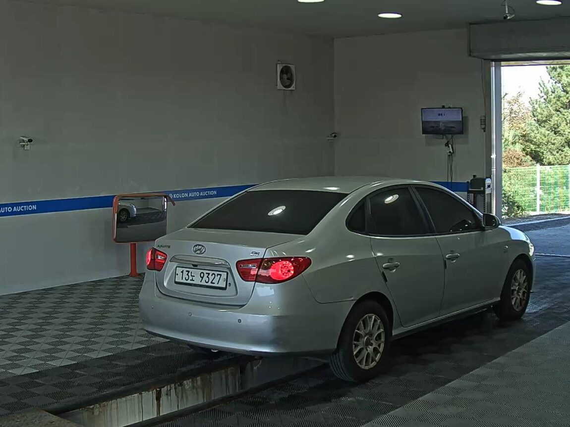HYUNDAI AVANTE HD 1.6 VVT E16 DELUXE 2010 - zdjęcie 5