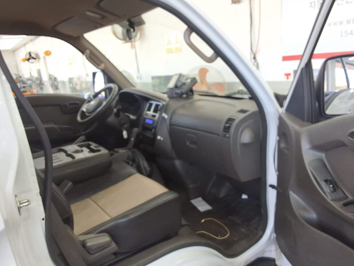 HYUNDAI PORTER II CRDi STANDARD CAB EXTRA LONG WHEELBASE STYLE 2021 - zdjęcie 11