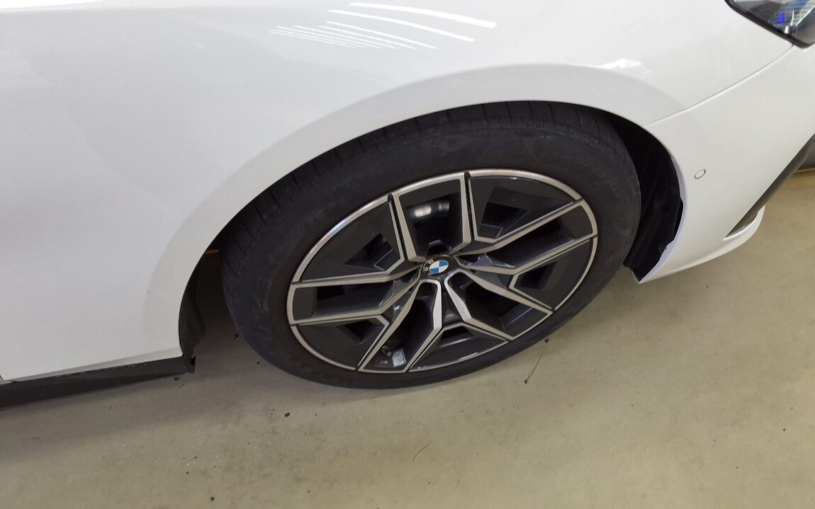 BMW 5 SERIES (8TH GEN) 520i M SPORT PACK 2024 - zdjęcie 25