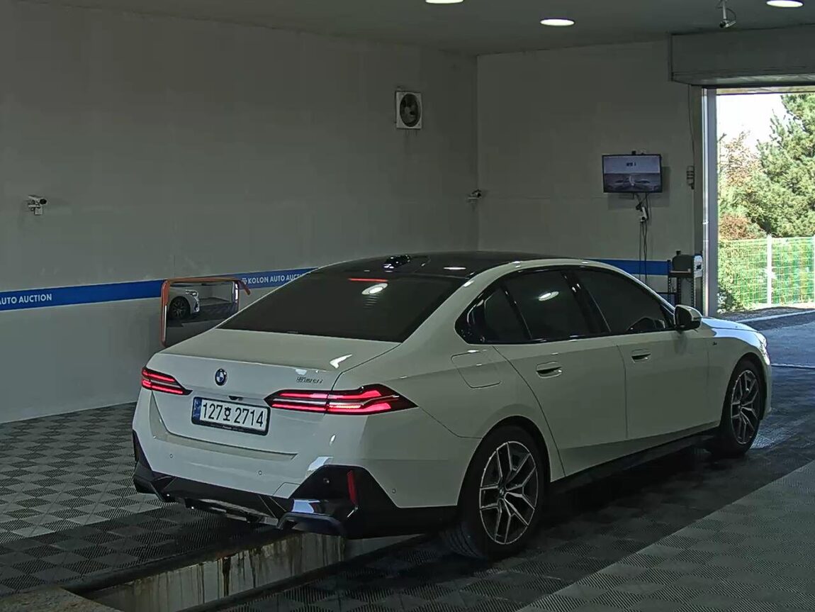 BMW 5 SERIES (8TH GEN) 520i M SPORT PACK 2024 - zdjęcie 5