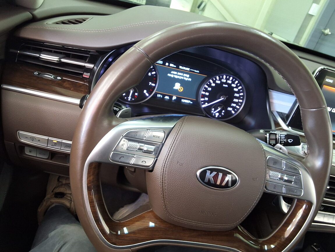 KIA THE K9 (RJ) 3.8 GDI AWD PLATINUM II 2019 - zdjęcie 23