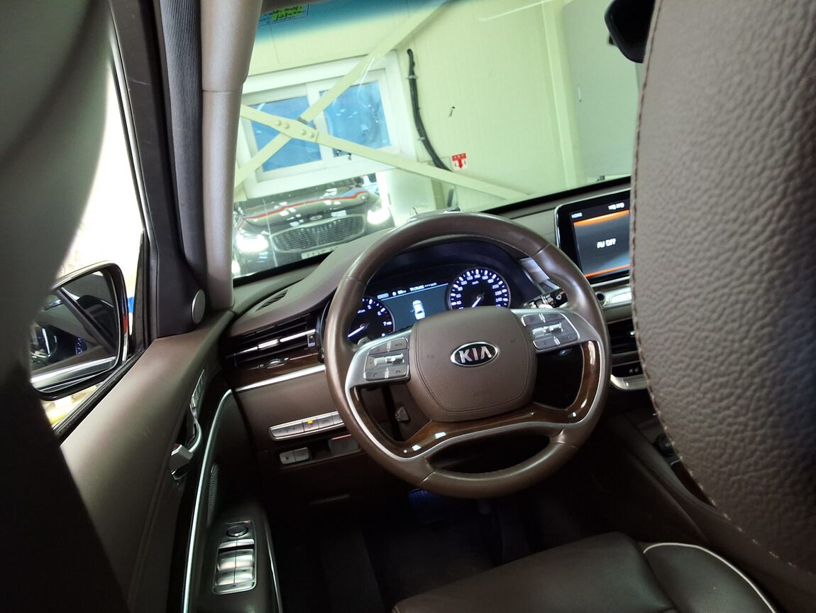 KIA THE K9 (RJ) 3.8 GDI AWD PLATINUM II 2019 - zdjęcie 12