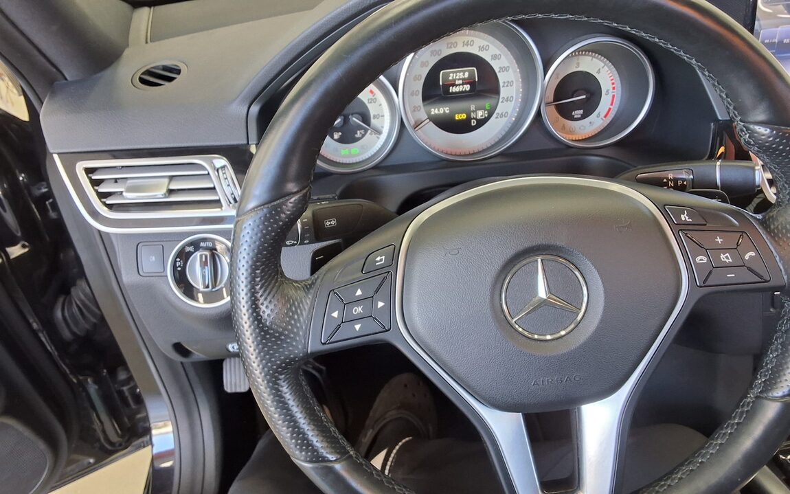 MERCEDES-BENZ E-CLASS (4TH GEN) E220 CDI AVANTGARDE 2016 - zdjęcie 17