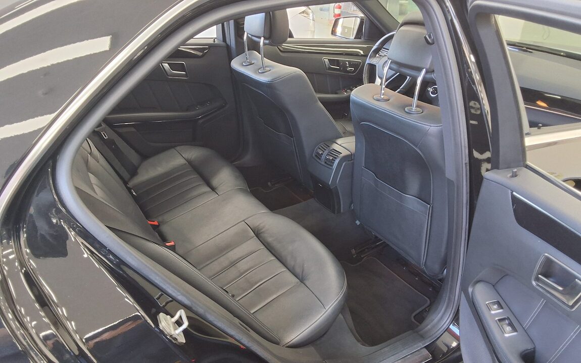 MERCEDES-BENZ E-CLASS (4TH GEN) E220 CDI AVANTGARDE 2016 - zdjęcie 13