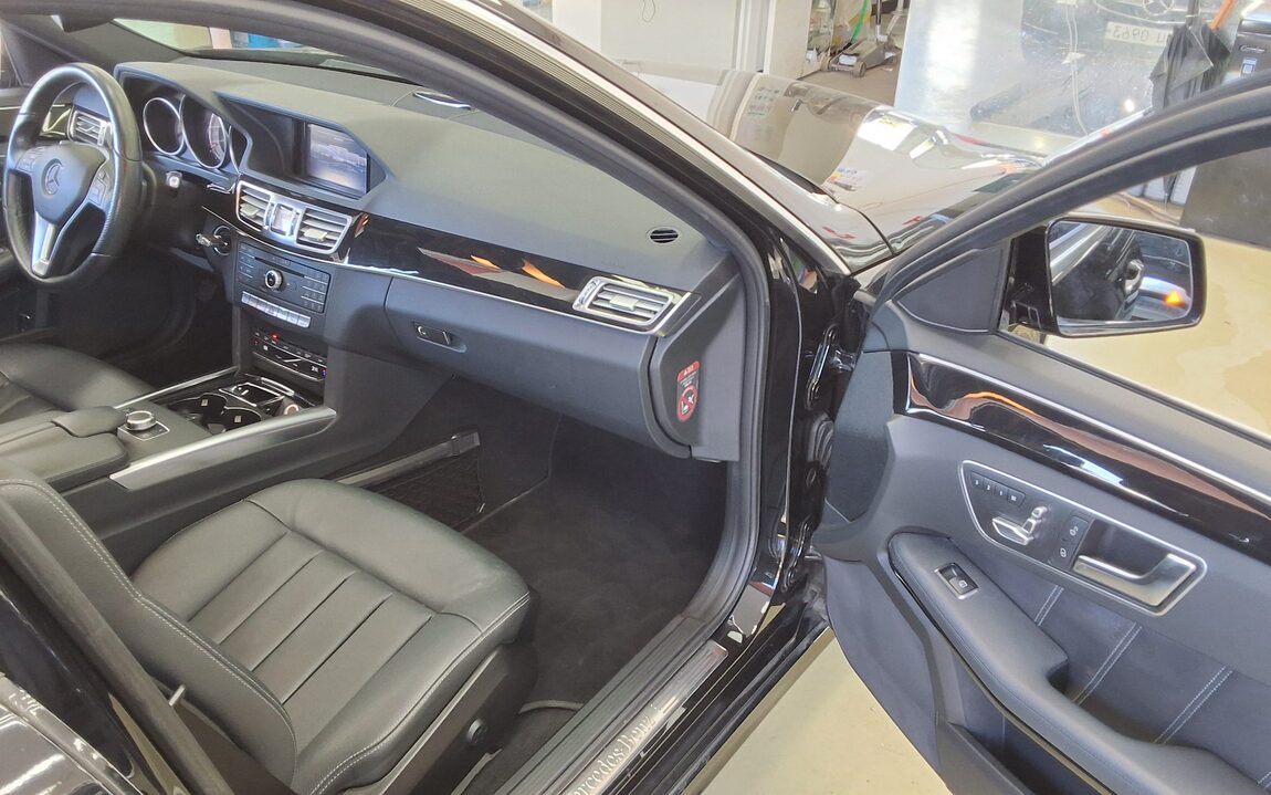 MERCEDES-BENZ E-CLASS (4TH GEN) E220 CDI AVANTGARDE 2016 - zdjęcie 14