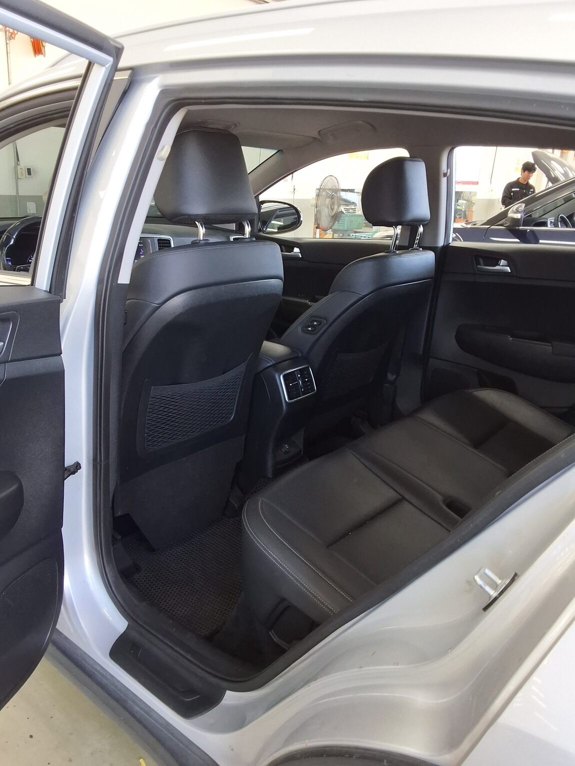 KIA SPORTAGE THE BOLD R2.0 DIESEL 2WD PRESTIGE 2019 - zdjęcie 12