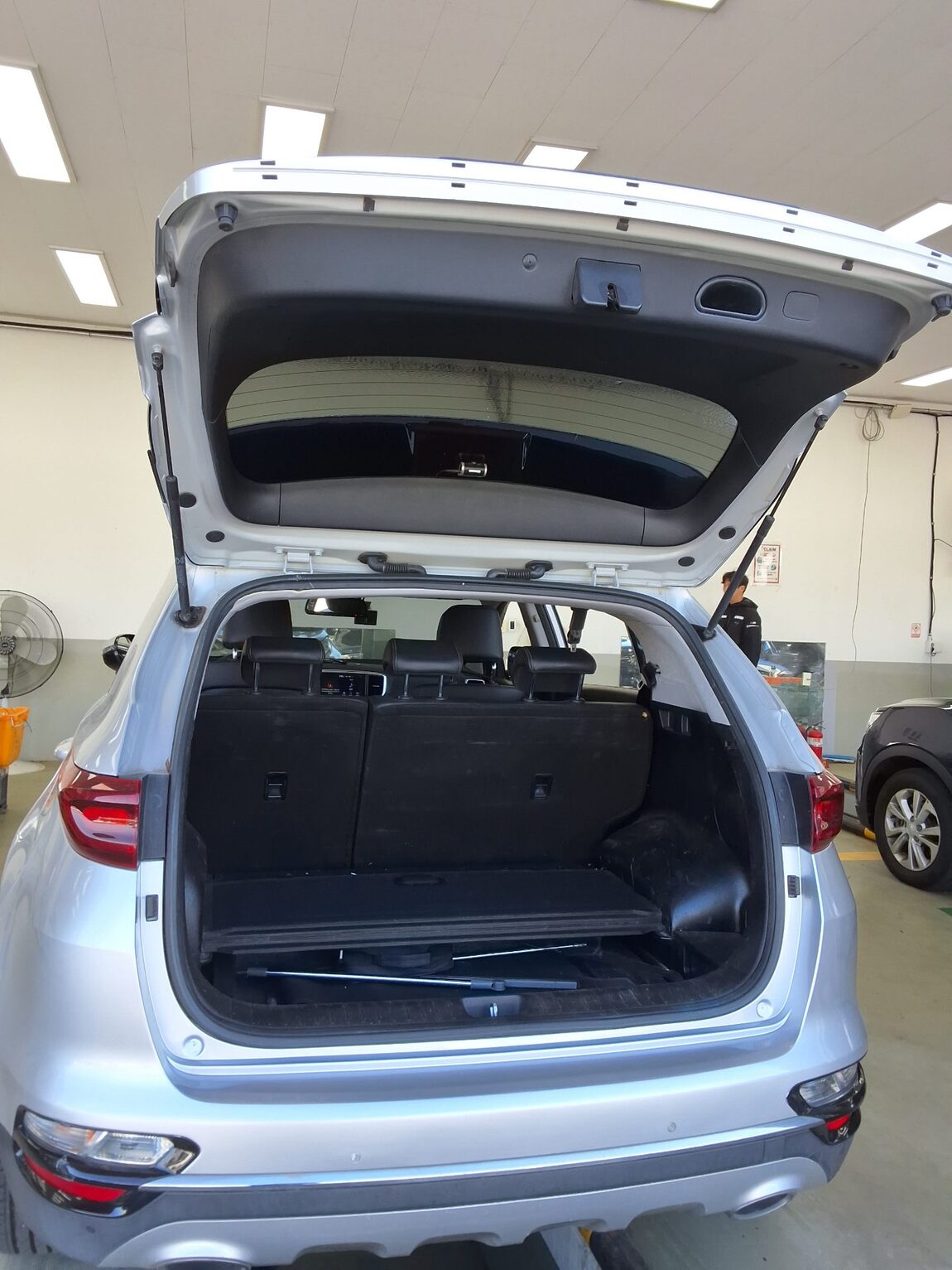 KIA SPORTAGE THE BOLD R2.0 DIESEL 2WD PRESTIGE 2019 - zdjęcie 15