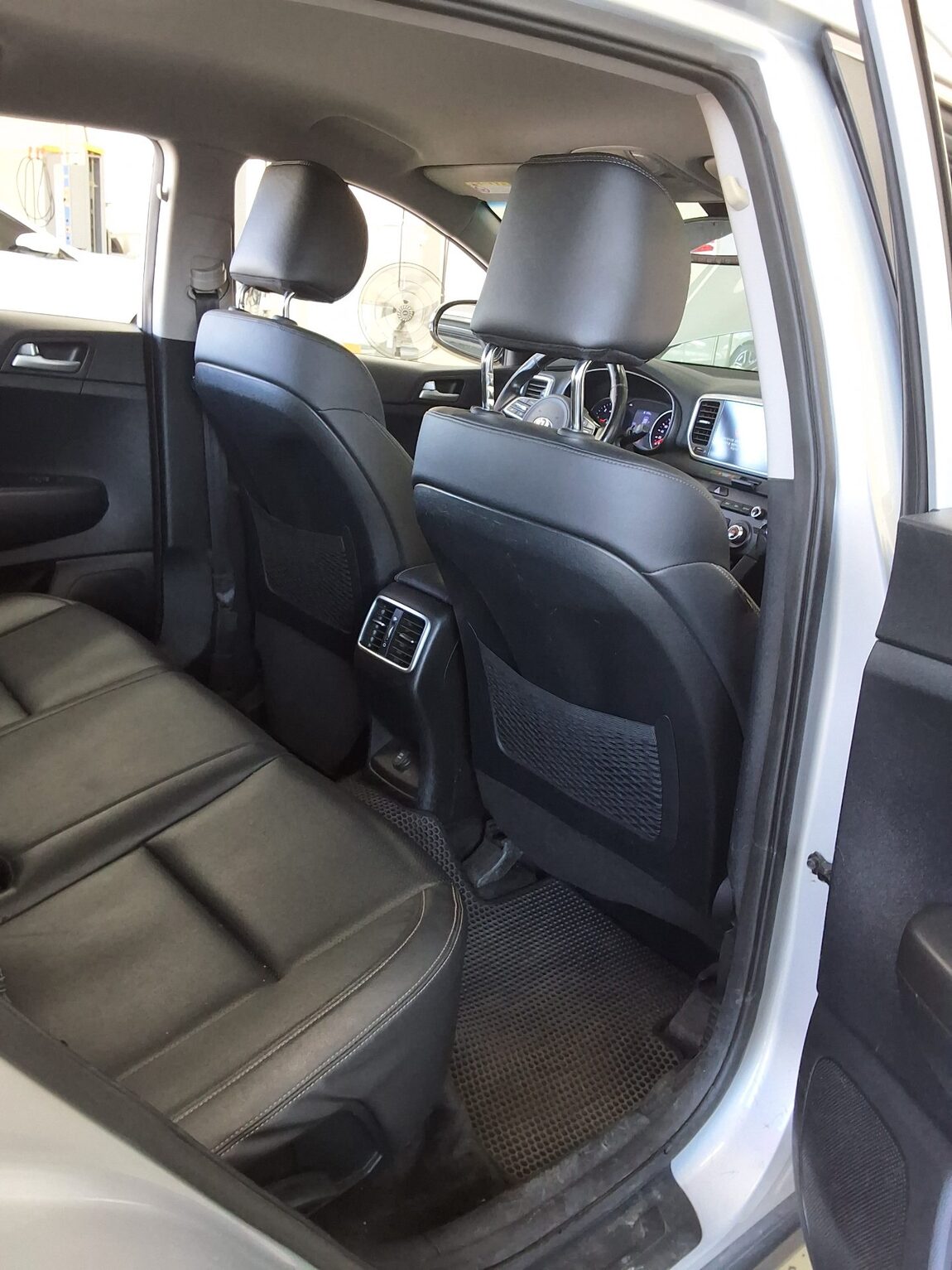 KIA SPORTAGE THE BOLD R2.0 DIESEL 2WD PRESTIGE 2019 - zdjęcie 13