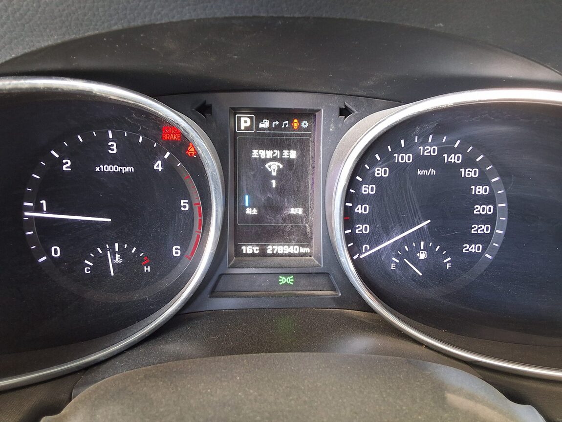 HYUNDAI SANTA FE THE PRIME DIESEL R2.0 2WD EXCLUSIVE 2016 - zdjęcie 9