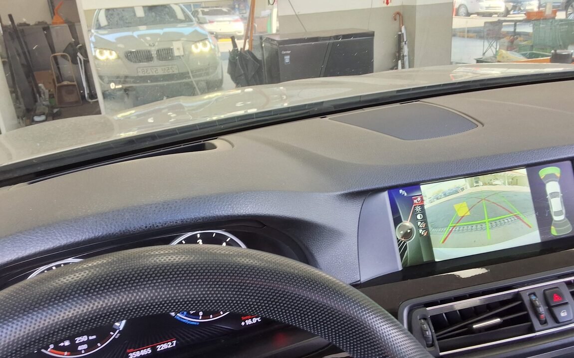 BMW 5 SERIES (6TH GEN) 520d 2013 - zdjęcie 19