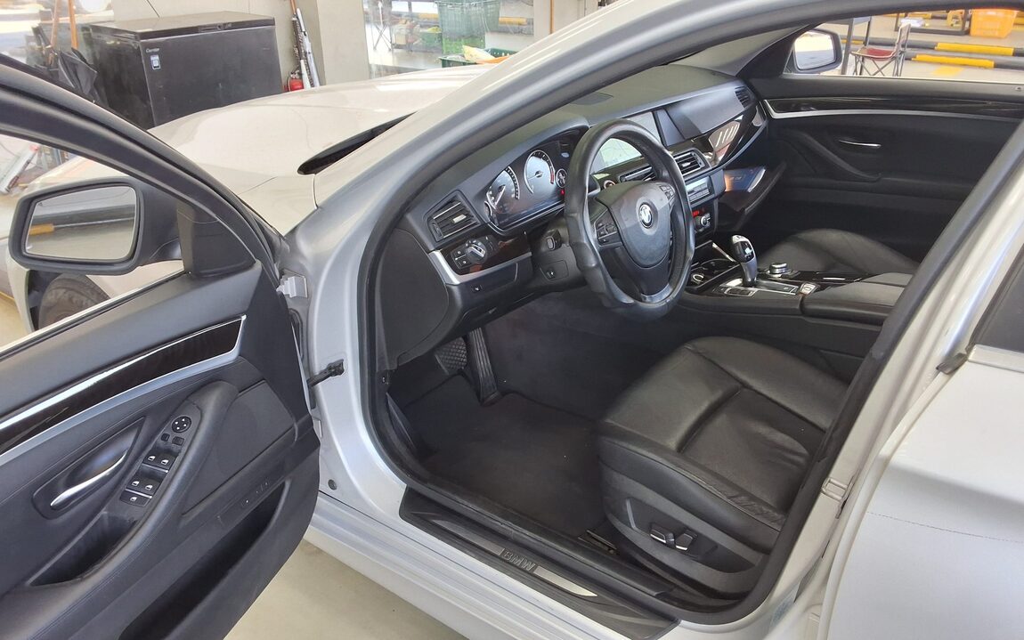 BMW 5 SERIES (6TH GEN) 520d 2013 - zdjęcie 10
