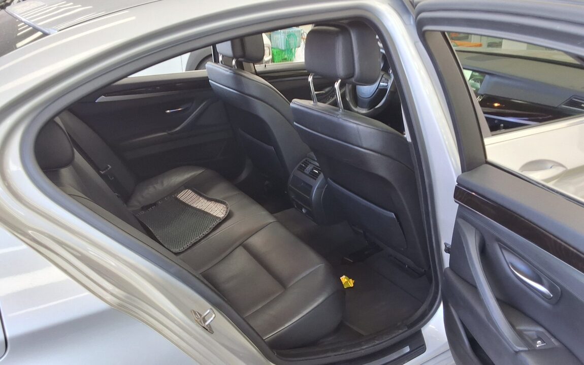BMW 5 SERIES (6TH GEN) 520d 2013 - zdjęcie 13