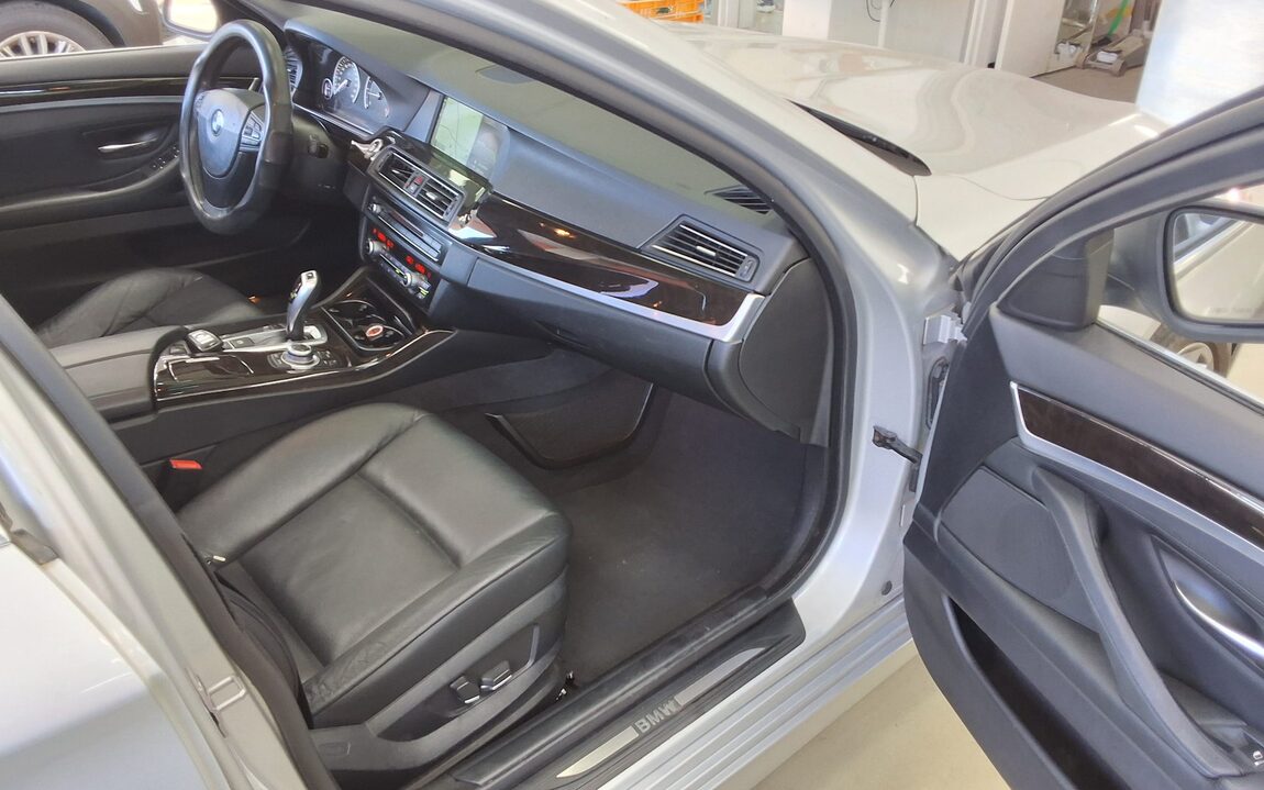 BMW 5 SERIES (6TH GEN) 520d 2013 - zdjęcie 14