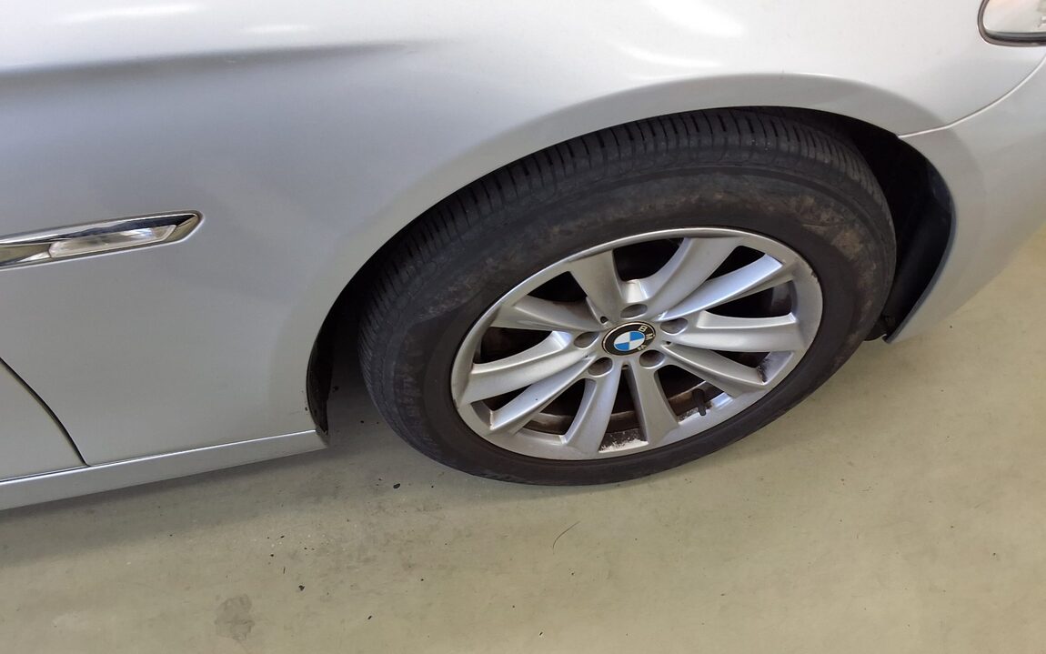 BMW 5 SERIES (6TH GEN) 520d 2013 - zdjęcie 26