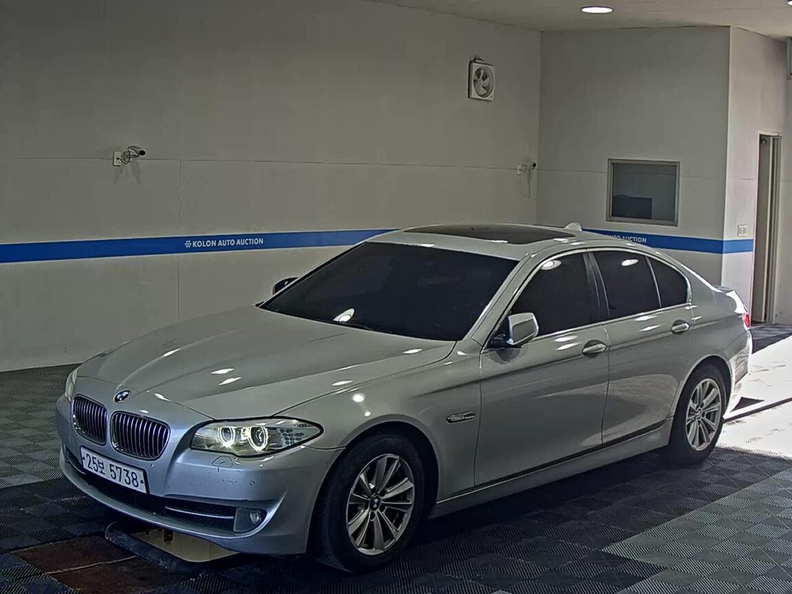 BMW 5 SERIES (6TH GEN) 520d 2013 - zdjęcie 2